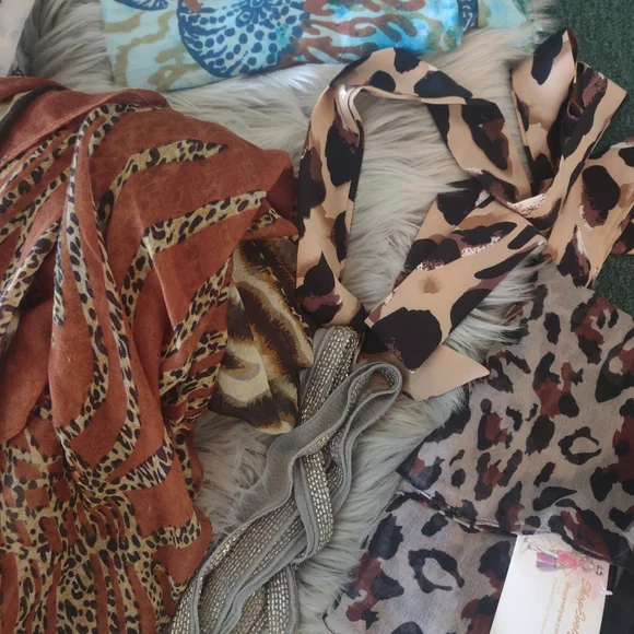 10 NWT Scarves Bundle - Picture 2 of 5